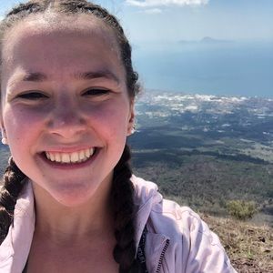 Meet your Posher, Elena